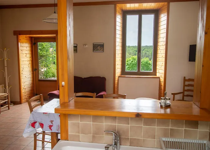 De France 3 Epis 6/7 Pers A La Chaze Pierrefiche (Lozere)
